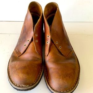 Clarks desert boots tan size 9